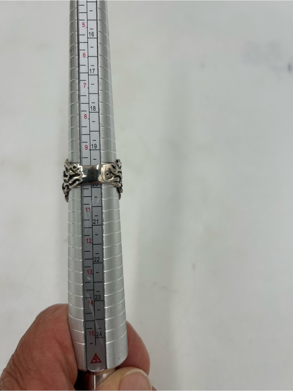 Unisex Gucci, iconic Lionhead silver ring featuring black crystal size 10 Italy - Picture 11 of 11